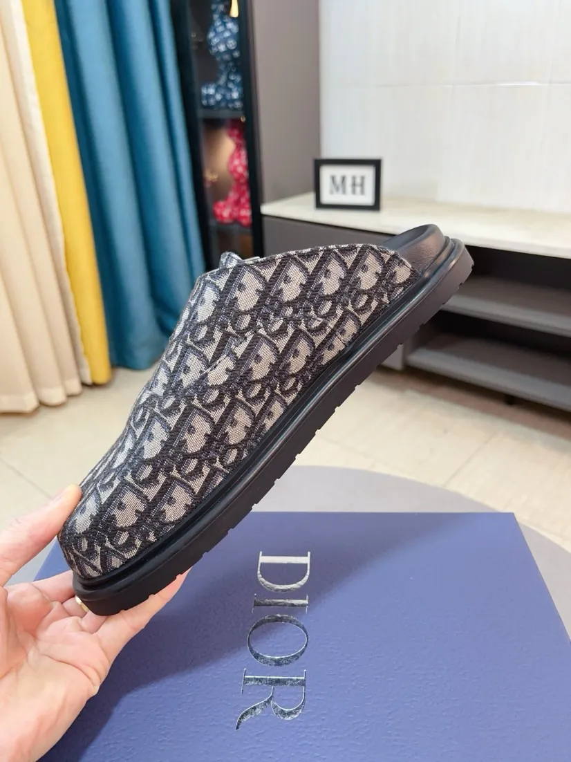 Men's shoes 💰380🌸🌸【Dior】Top purchasing agent 🇮🇹 Di Street Male God half drag counter synchronization, uppers imported from Italy with D logo fabric, high-quality complex splicing craftsmanship, soles: original soles specially provided by the original factory, exclusive event molded soles super comfortable, original factory single goods, 🔍🔍high quality, you can enter and exit the counter at will, welcome to compare, size number 38-45 (order 46)